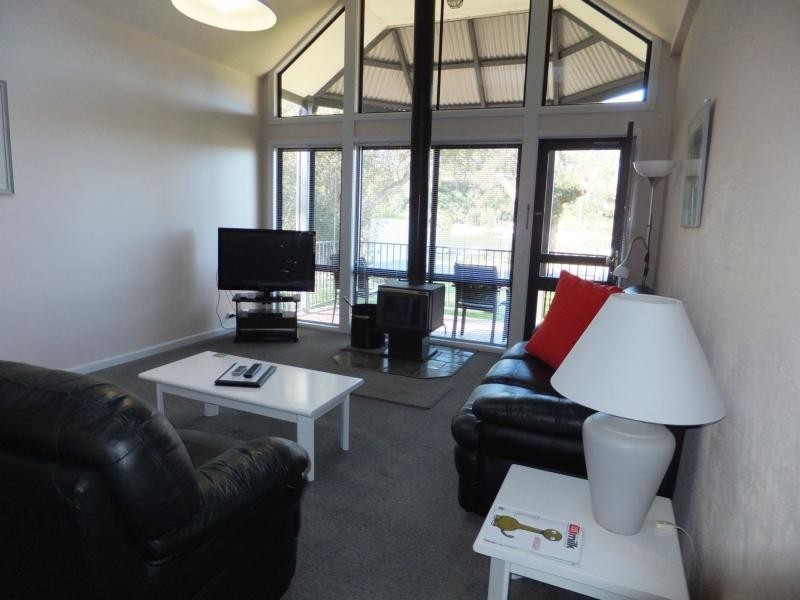 12/2-18 Nicholas Avenue, Metung VIC 3904