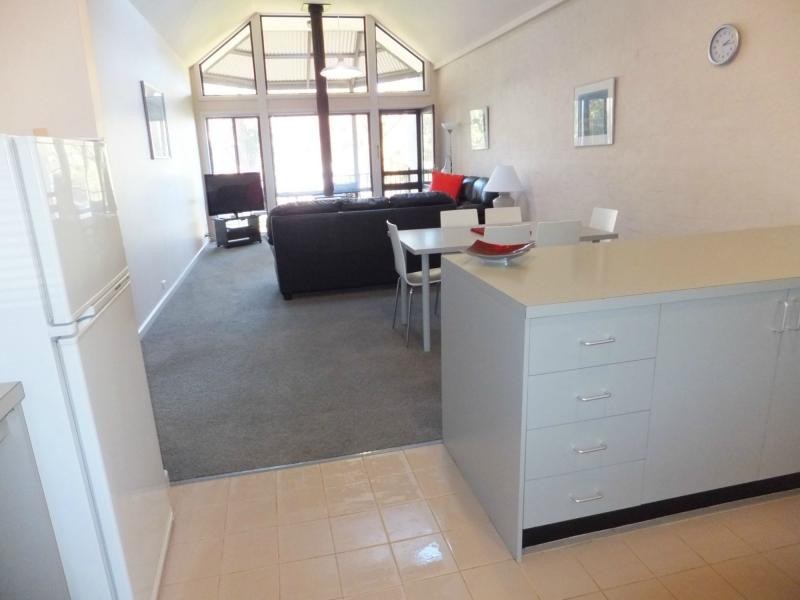 12/2-18 Nicholas Avenue, Metung VIC 3904