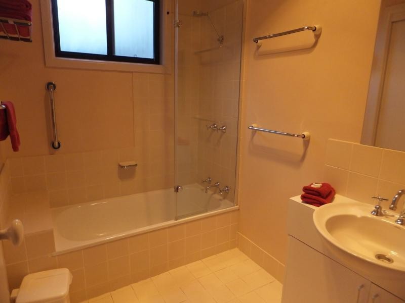 12/2-18 Nicholas Avenue, Metung VIC 3904