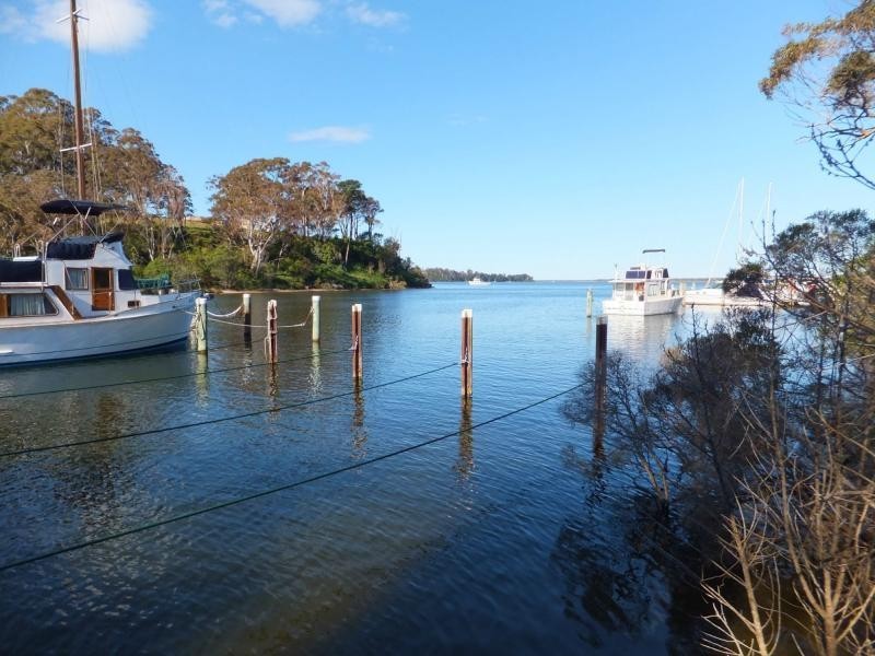 12/2-18 Nicholas Avenue, Metung VIC 3904