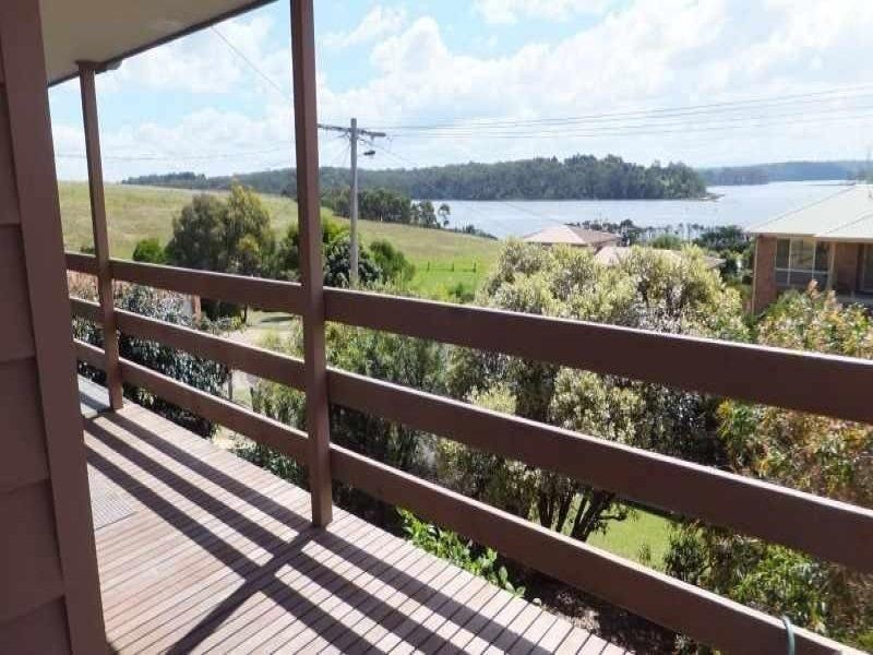 17 Davernport Drive, Lake Tyers Beach VIC 3909