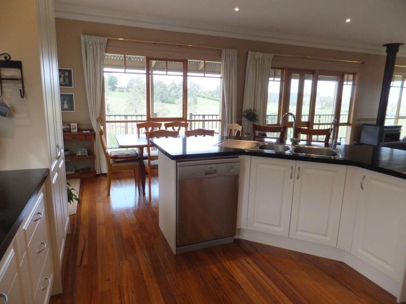 70 Great Alpine Road, Bruthen VIC 3885