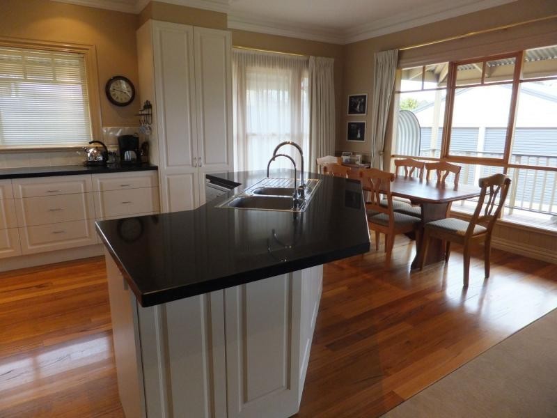 70 Great Alpine Road, Bruthen VIC 3885