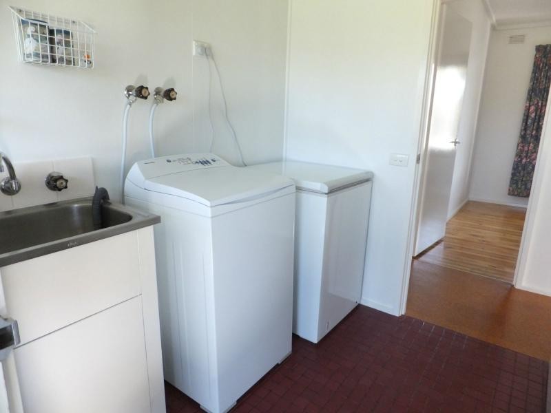 3 Lake Tide Avenue, Newlands Arm VIC 3875