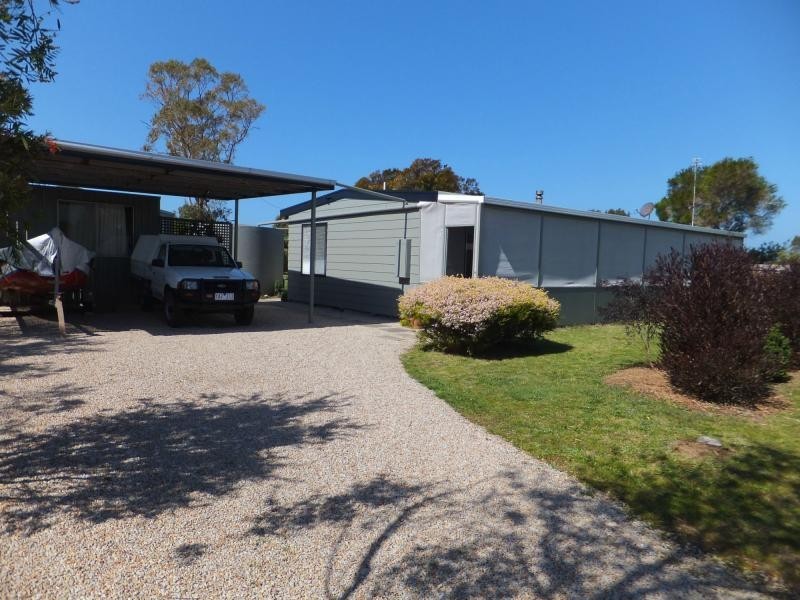 3 Lake Tide Avenue, Newlands Arm VIC 3875