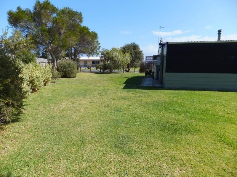 3 Lake Tide Avenue, Newlands Arm VIC 3875