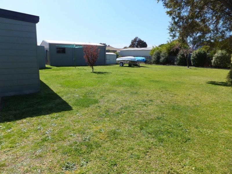 3 Lake Tide Avenue, Newlands Arm VIC 3875