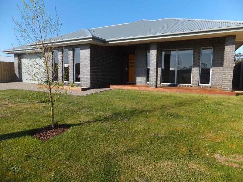 30 May Park Drive, Paynesville VIC 3880