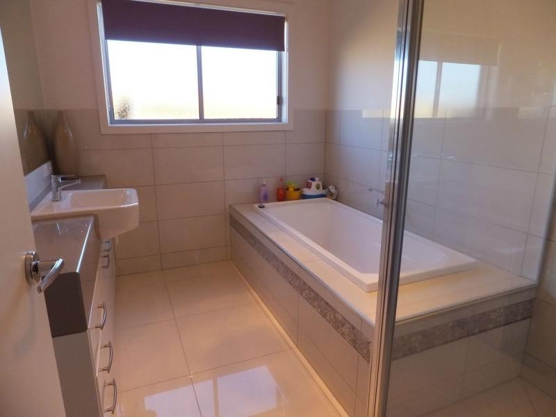 30 May Park Drive, Paynesville VIC 3880