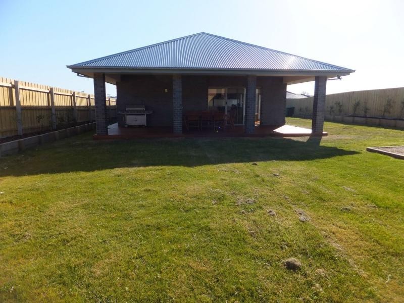 30 May Park Drive, Paynesville VIC 3880