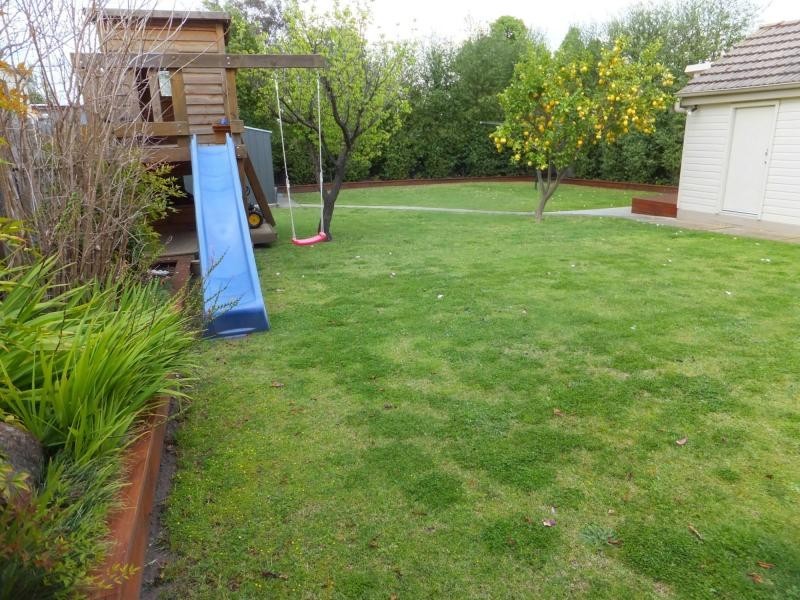 28 Day Street, Bairnsdale VIC 3875