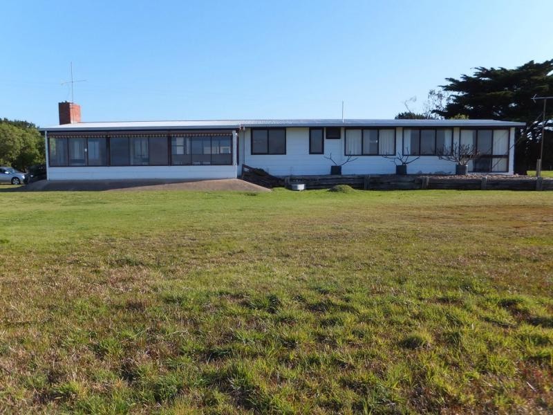 185 Gravelly Point Road, Raymond Island VIC 3880