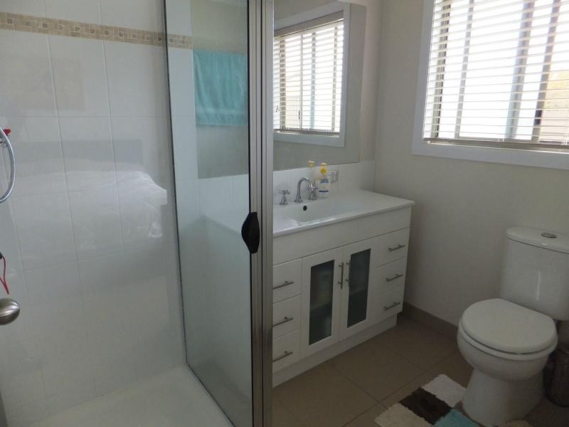 2 Lake Tide Avenue, Newlands Arm VIC 3875