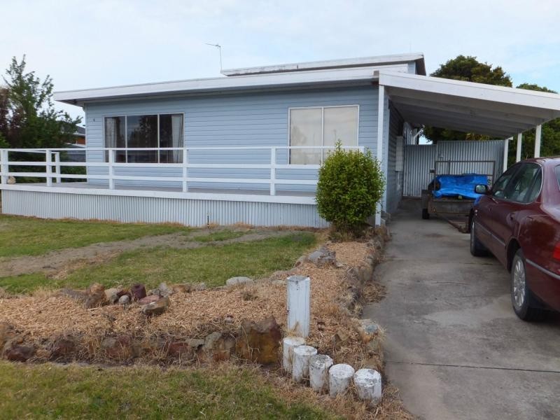 4 Government Road, Paynesville VIC 3880