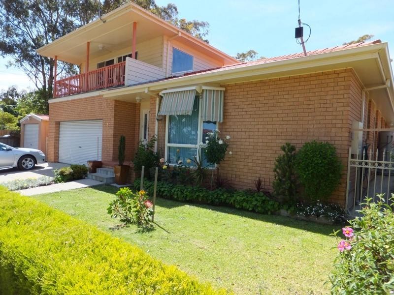 6 McMahons Road, Lakes Entrance VIC 3909