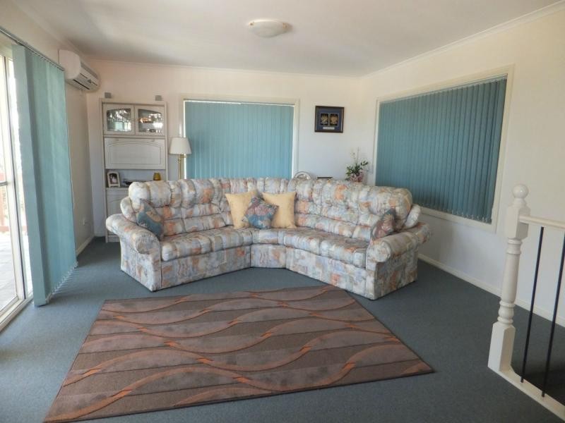 6 McMahons Road, Lakes Entrance VIC 3909