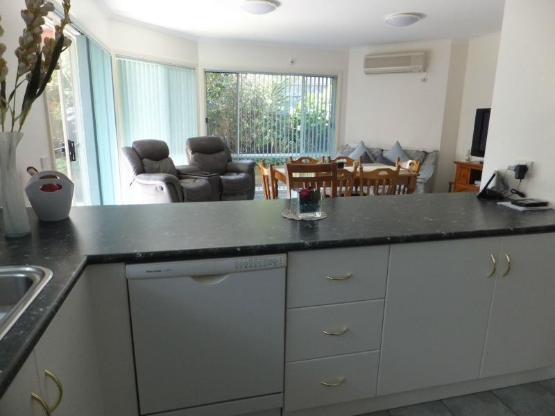 6 McMahons Road, Lakes Entrance VIC 3909