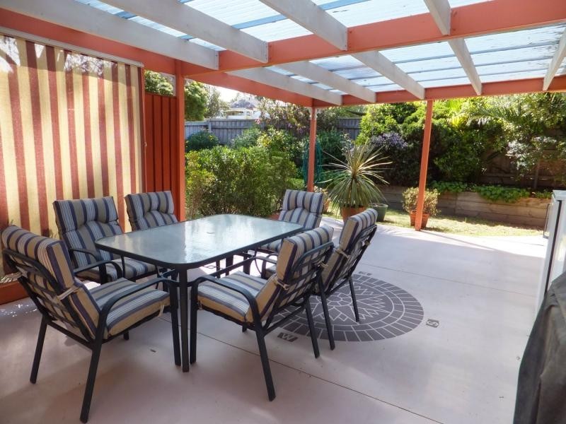 6 McMahons Road, Lakes Entrance VIC 3909