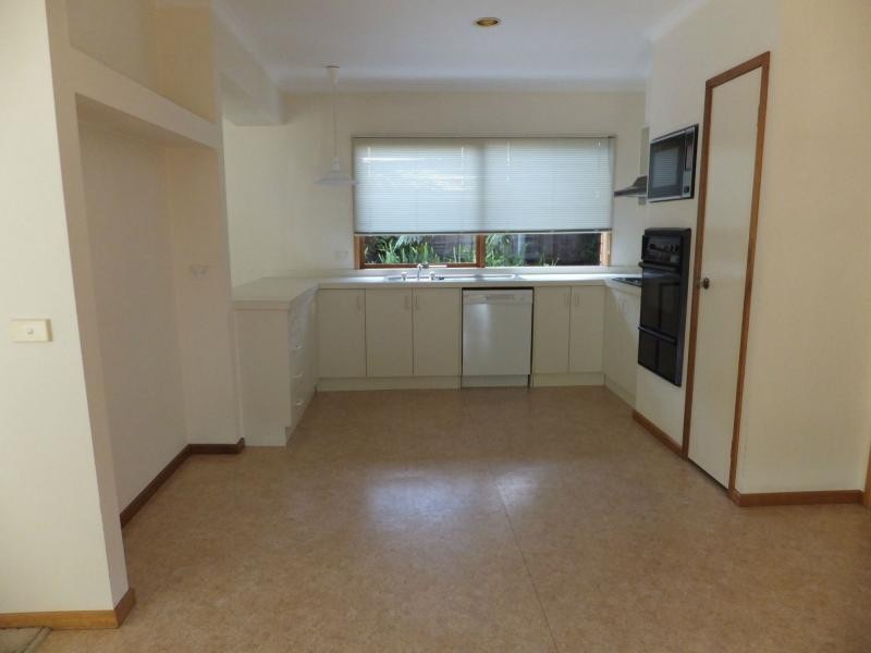 6 Hugh Court, Bairnsdale VIC 3875