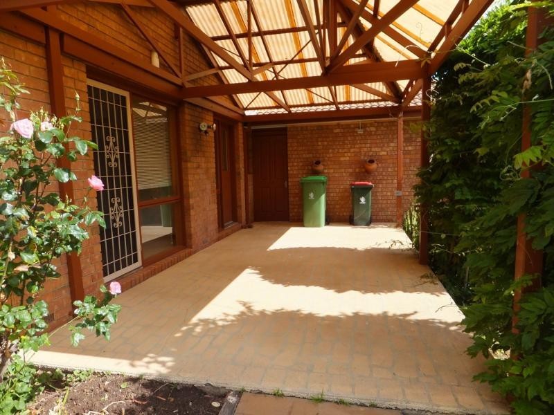 6 Hugh Court, Bairnsdale VIC 3875