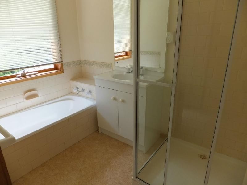 6 Hugh Court, Bairnsdale VIC 3875