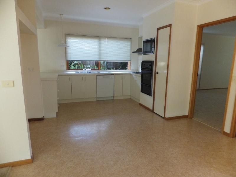 6 Hugh Court, Bairnsdale VIC 3875