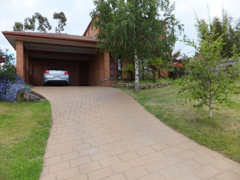 6 Hugh Court, Bairnsdale VIC 3875