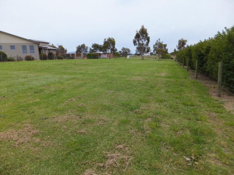16 Byrne Court, Swan Reach VIC 3903