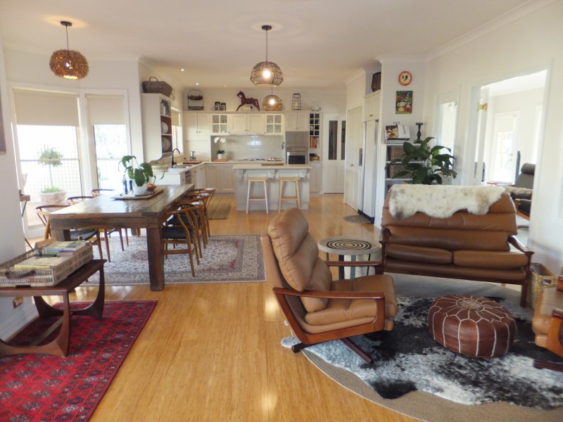 51 Boyd Ct, Eagle Point VIC 3878