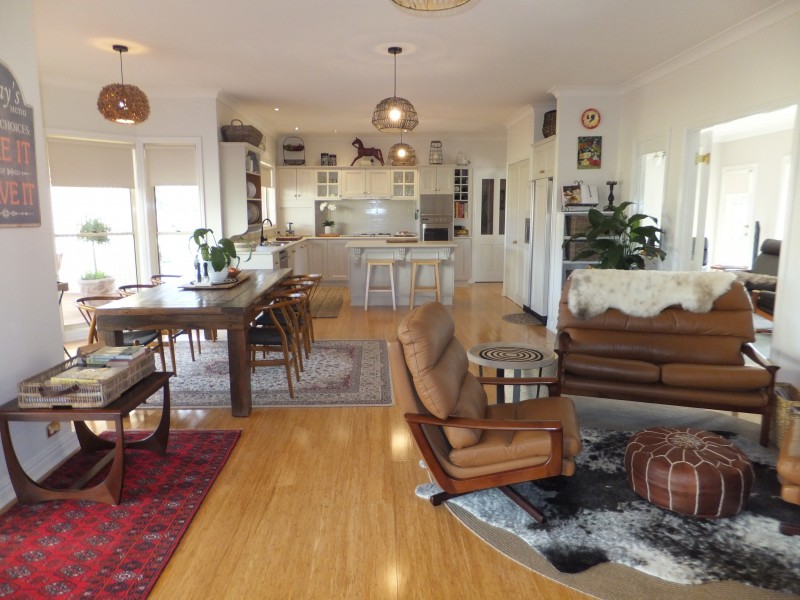 51 Boyd Ct, Eagle Point VIC 3878