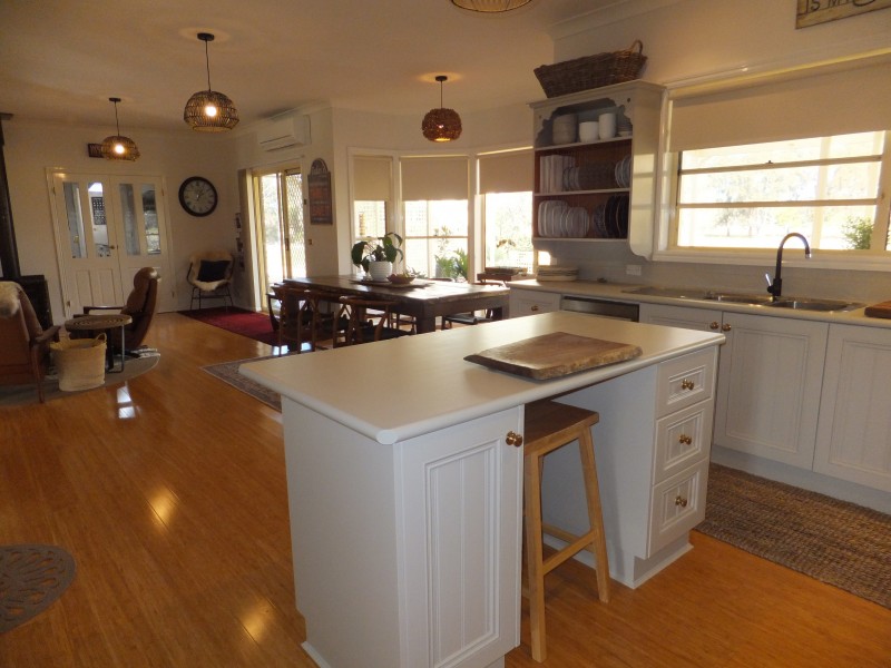51 Boyd Ct, Eagle Point VIC 3878