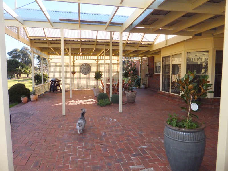 51 Boyd Ct, Eagle Point VIC 3878
