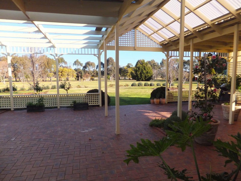 51 Boyd Ct, Eagle Point VIC 3878