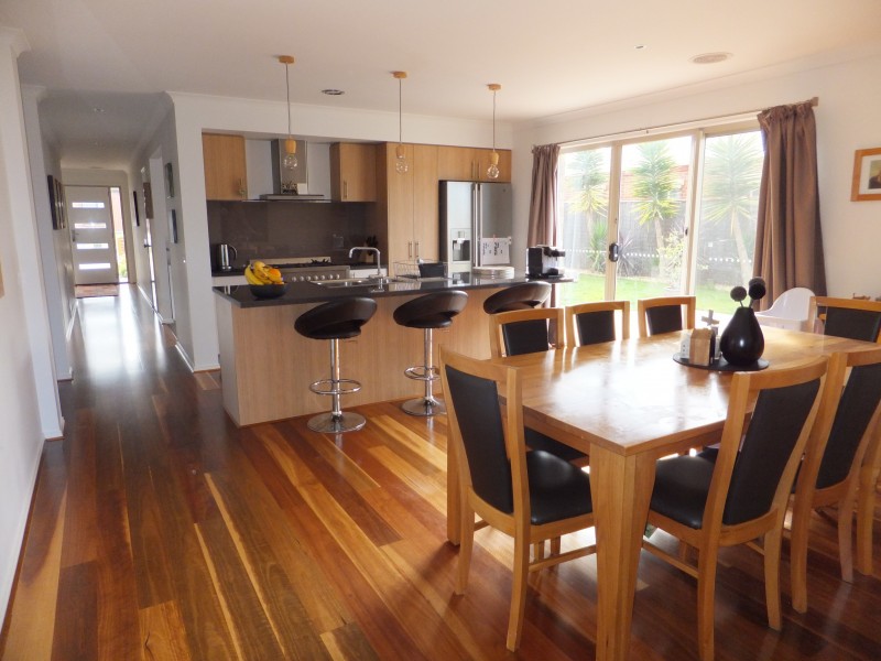 90 Gatehouse Dr, Bairnsdale VIC 3875