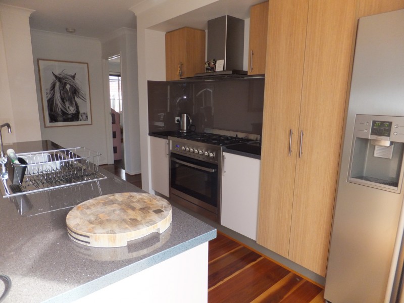 90 Gatehouse Dr, Bairnsdale VIC 3875