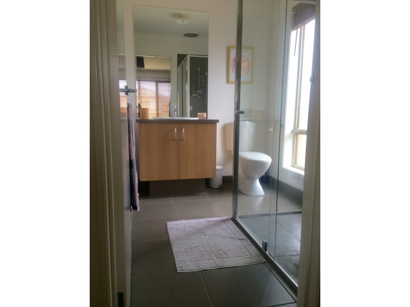 90 Gatehouse Dr, Bairnsdale VIC 3875