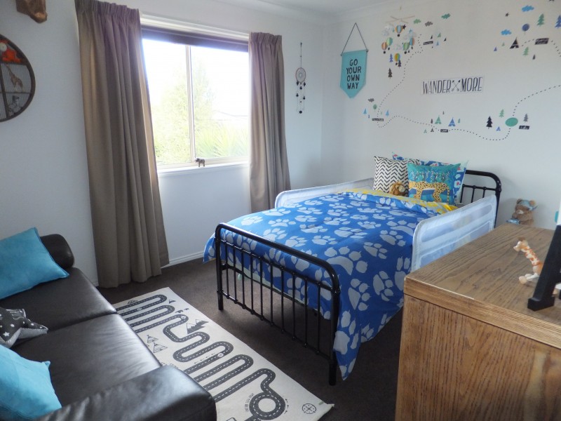 90 Gatehouse Dr, Bairnsdale VIC 3875