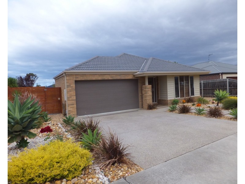 90 Gatehouse Dr, Bairnsdale VIC 3875