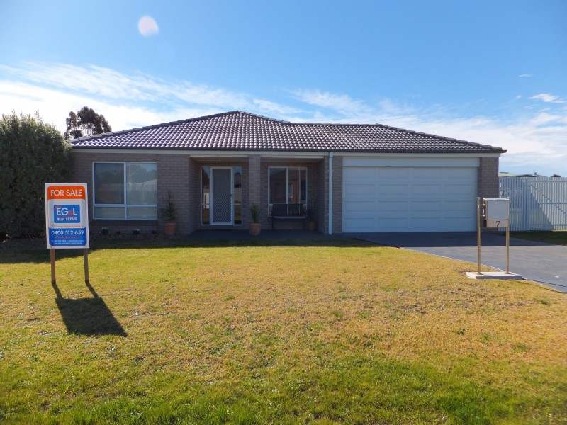 7 Lake Inlet Ave, Newlands Arm VIC 3875