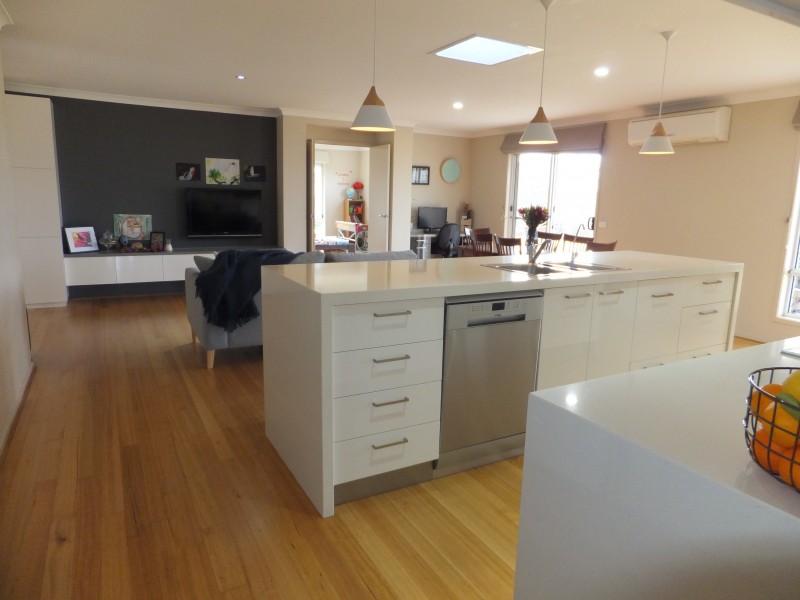 7 Lake Inlet Ave, Newlands Arm VIC 3875
