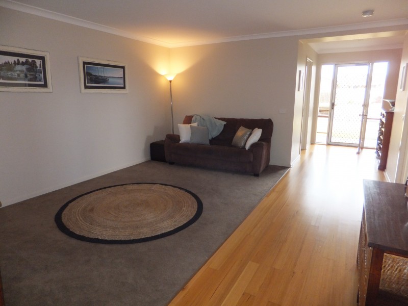 7 Lake Inlet Ave, Newlands Arm VIC 3875