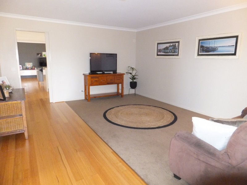 7 Lake Inlet Ave, Newlands Arm VIC 3875