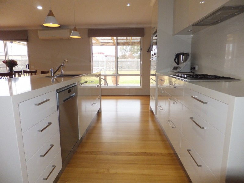 7 Lake Inlet Ave, Newlands Arm VIC 3875