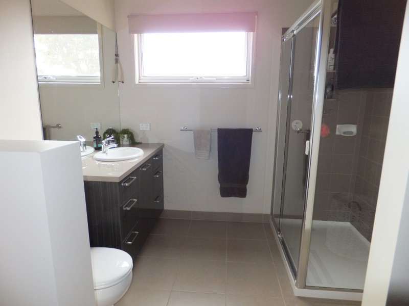 7 Lake Inlet Ave, Newlands Arm VIC 3875