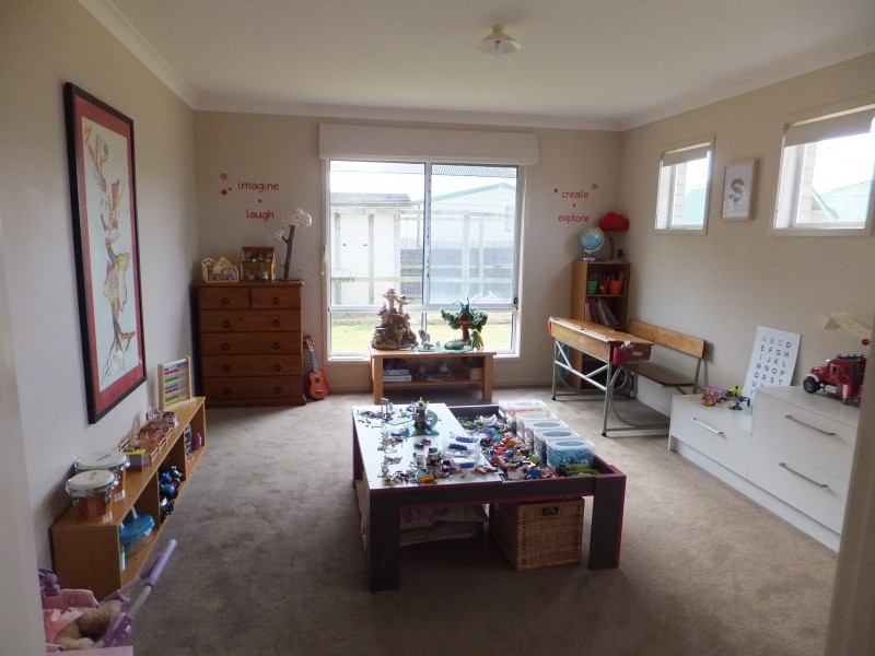 7 Lake Inlet Ave, Newlands Arm VIC 3875