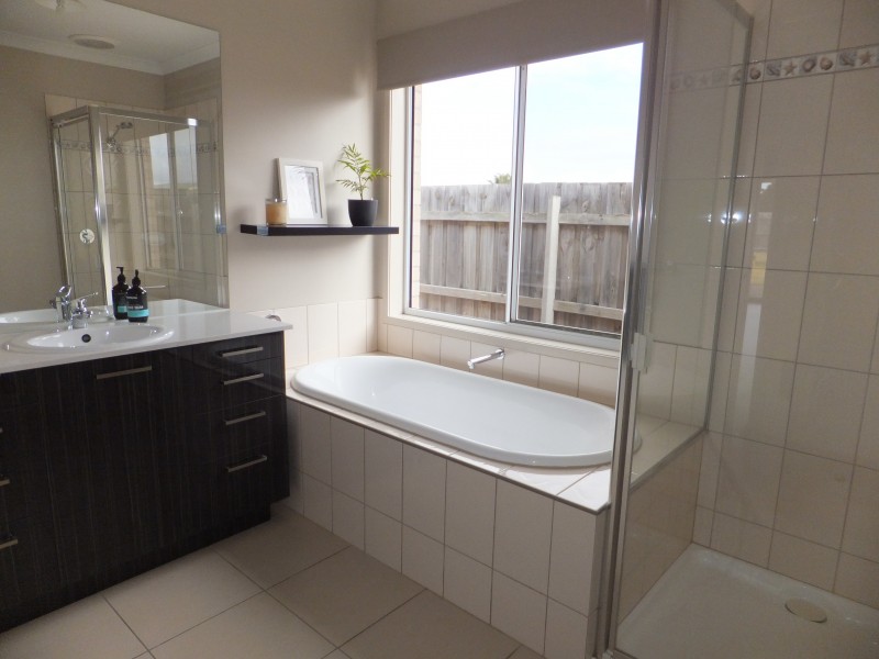 7 Lake Inlet Ave, Newlands Arm VIC 3875