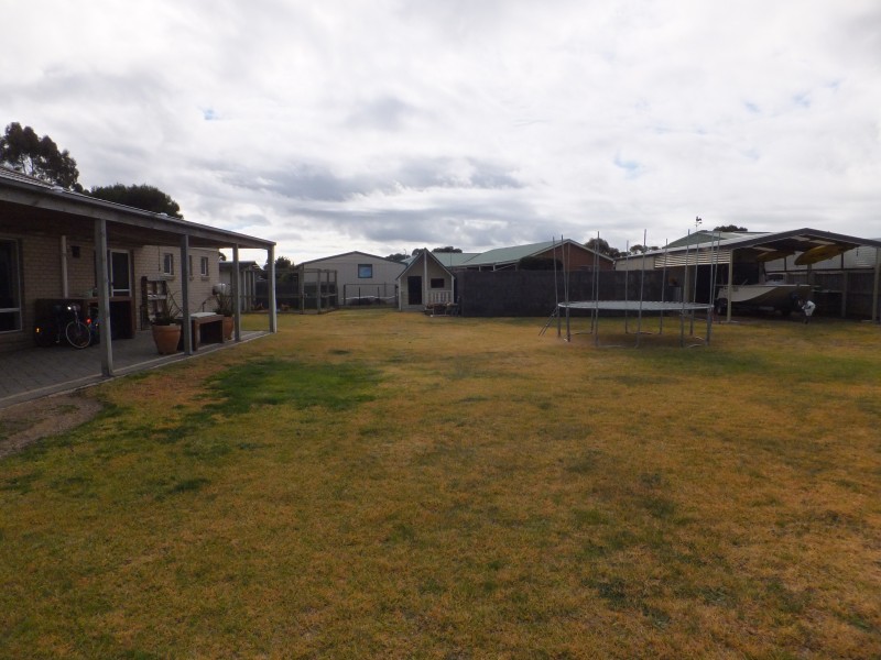 7 Lake Inlet Ave, Newlands Arm VIC 3875