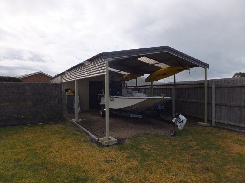 7 Lake Inlet Ave, Newlands Arm VIC 3875