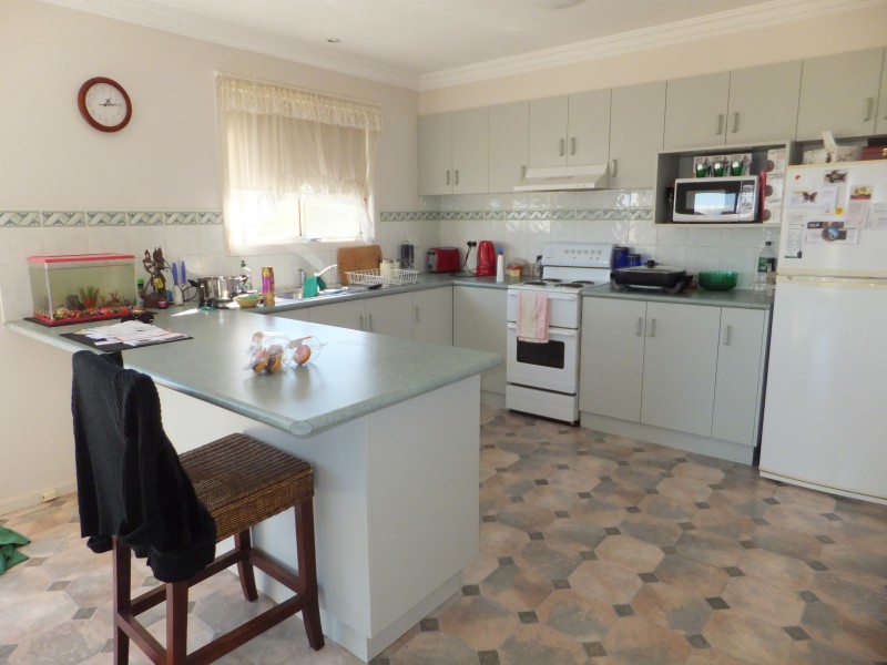 4/505 Great Alpine Rd, Sarsfield VIC 3875