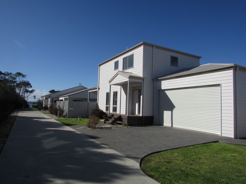 3/157 Bay Rd, Eagle Point VIC 3878